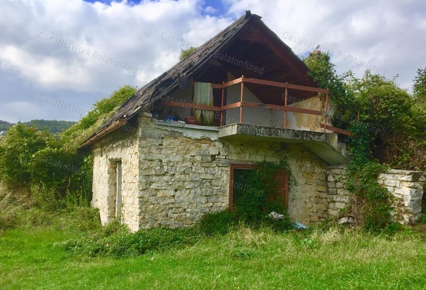 Pince-présház mit Panoramablick auf die Pécselyi-Senke