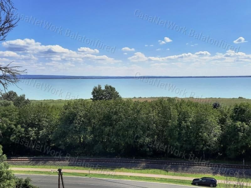 PANORAMABLICK, BEBAUBAR - Wohngrundstück zu verkaufen in ÁBRAHÁMHEGY