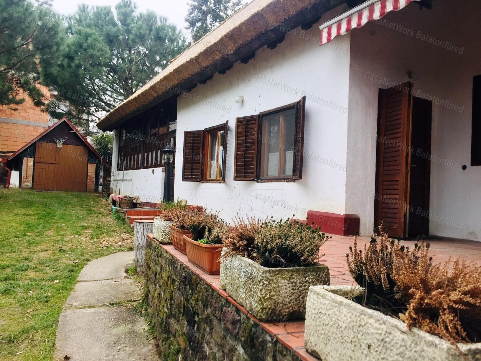 Authentisches Bauernhaus mit Reetdach in Alsóörs am Balaton